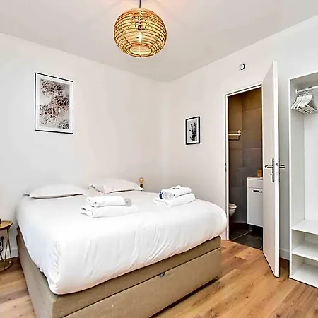Superb For 6 People In Párizs